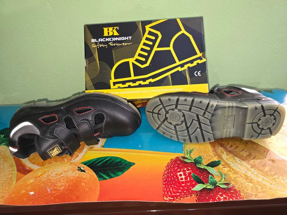 Работни обувки с метално бомбе