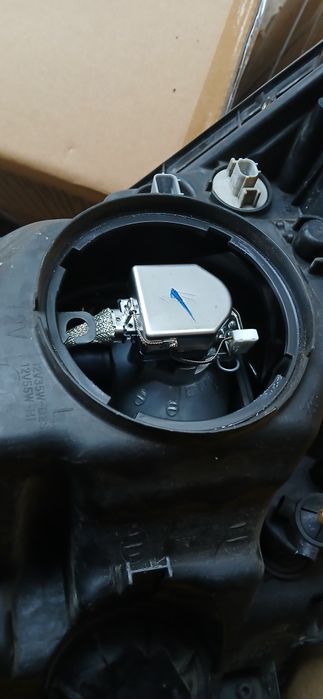 Honda CR-V  - оригинални фарове Xenon