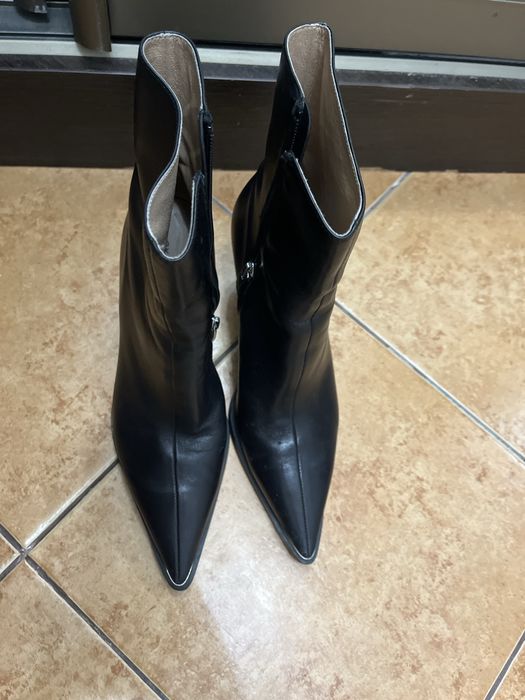 Продам женские ботильоны