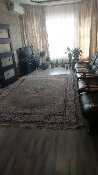 Үй сатылады 8 сотық жер