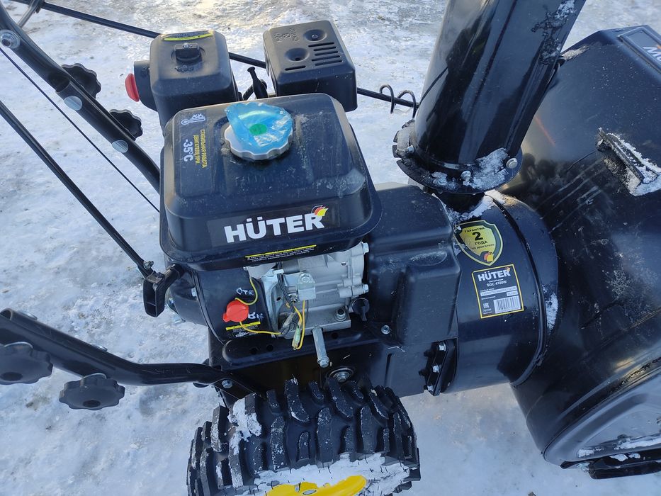 Продам снегоуборочную машину