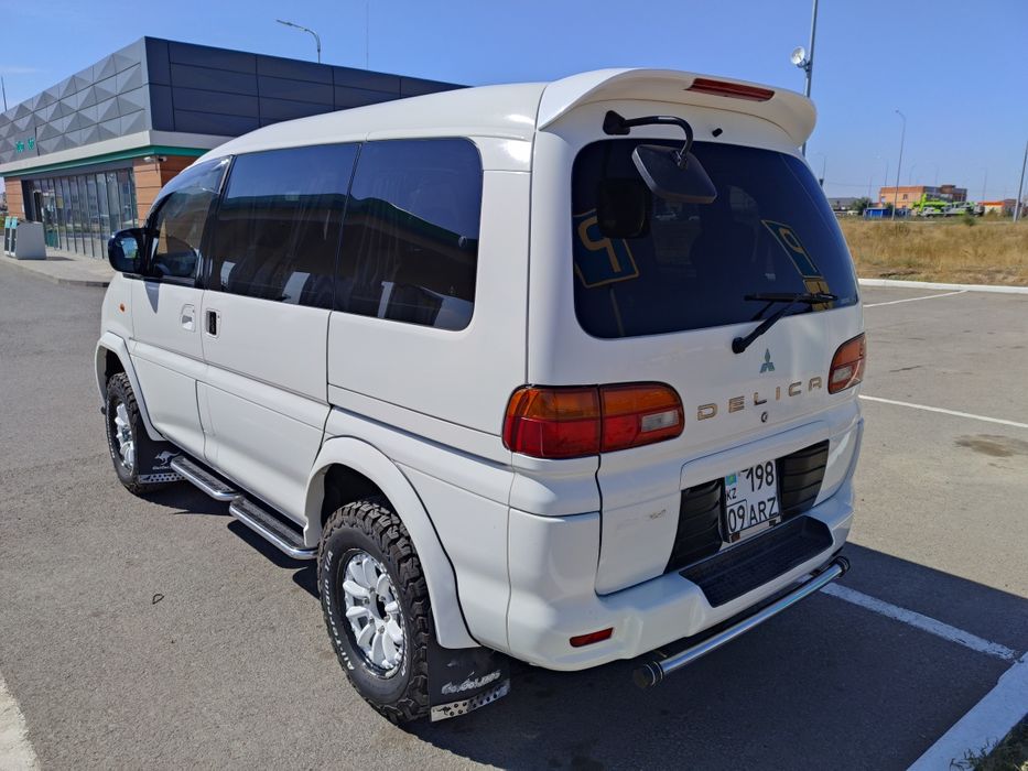Mitsubishi Delica