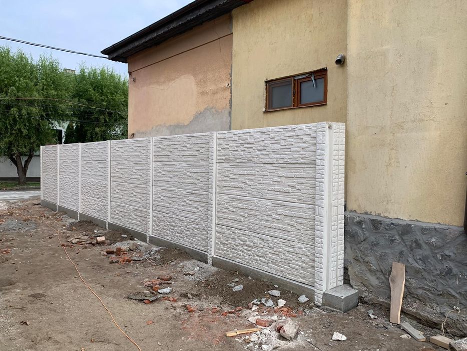 Garduri din placi de beton by Varga
Oferim