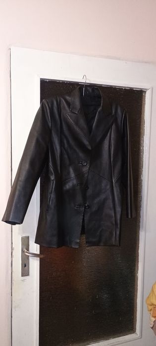 Кожено палто размер 42-44,черно