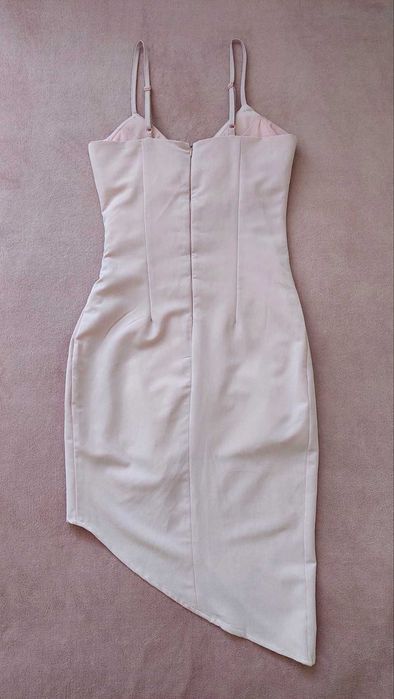 Розова рокля Sinsay