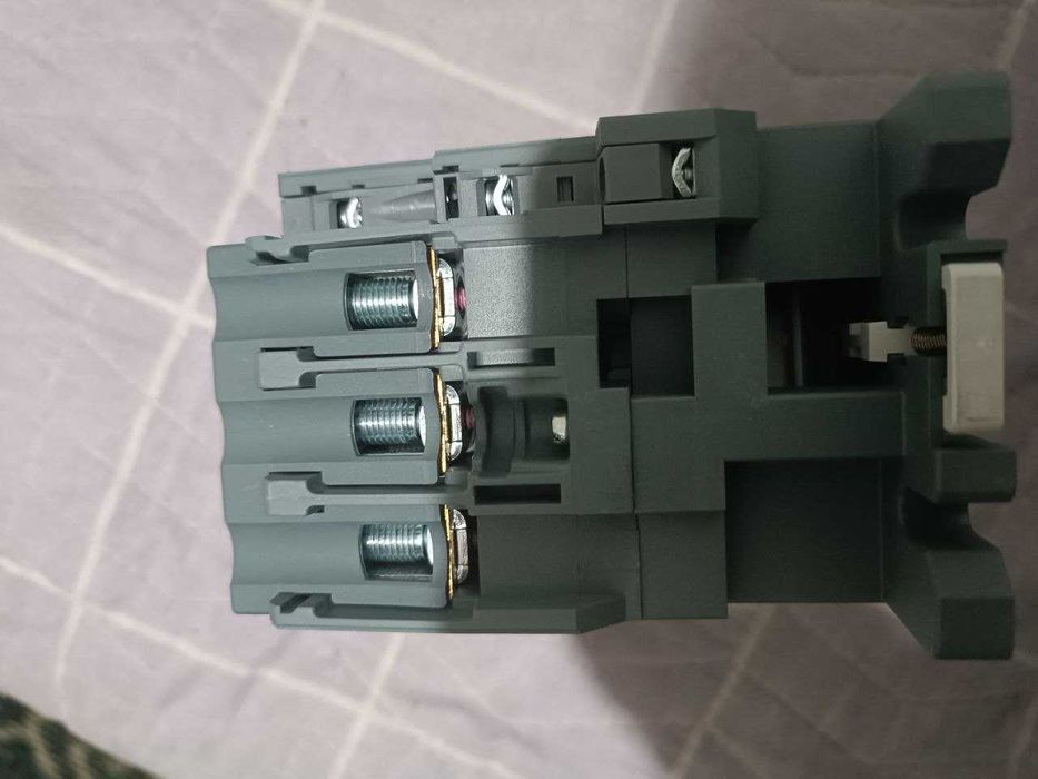 Контактр Пускатель LC1N40M5N + доп детали