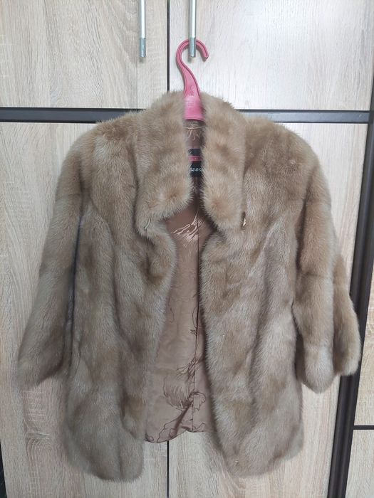 Продам норковую шубу