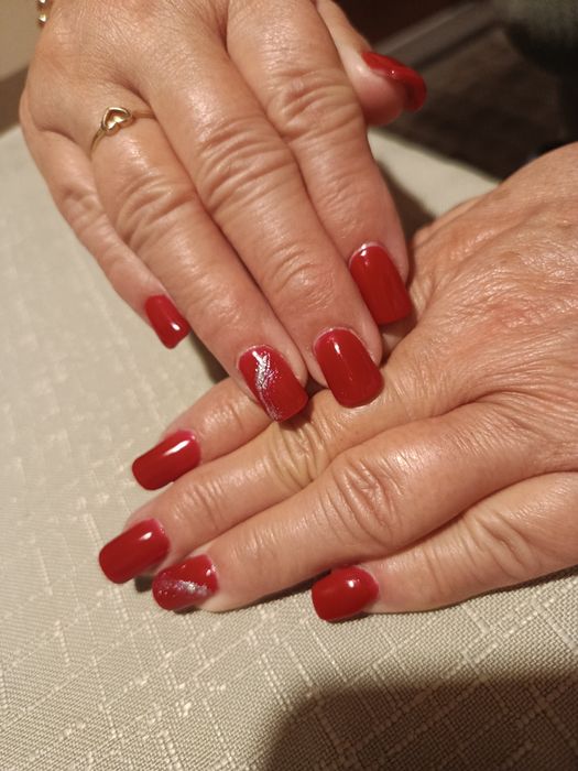 Manichiură, pedichiură estetică