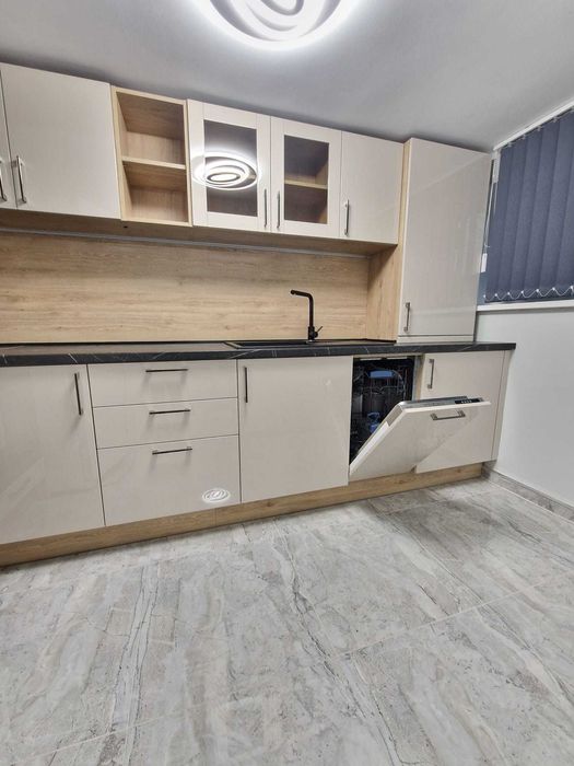 Дава се под наем Тристаен апартамент в Варна, Образцов дом - 80 кв.м за 453.9 € - Снимка #7