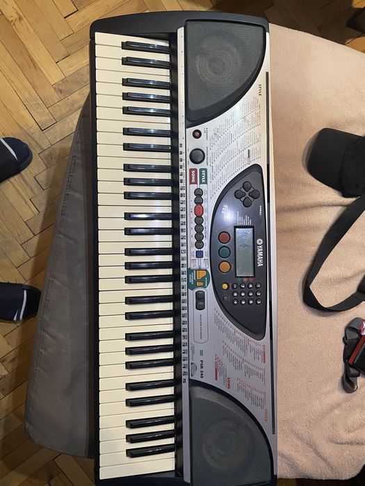Продавам синтезатор Yamaha