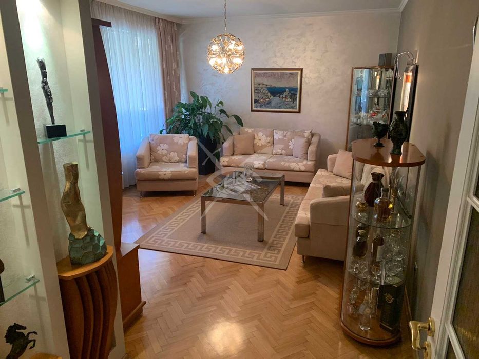 Продава се Многостаен апартамент в Бургас, Център - 183 кв.м за 1749 €/кв.м - Снимка #12