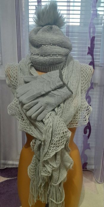 Дамски шал,шапка, ръкавици