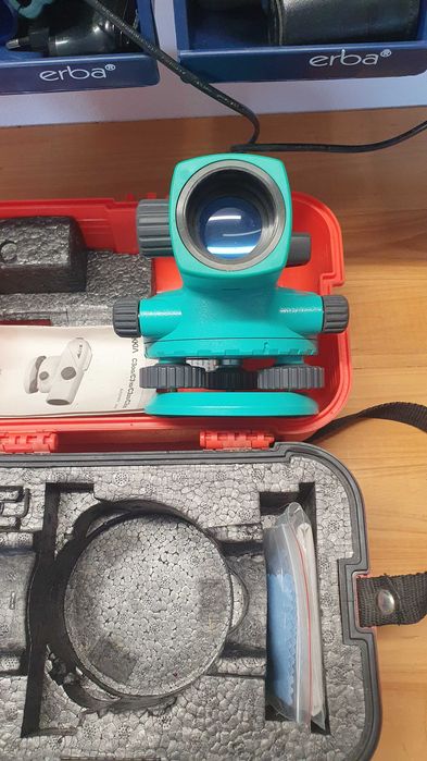 Оптичен нивелир Sokkia C330 с лата и тринога