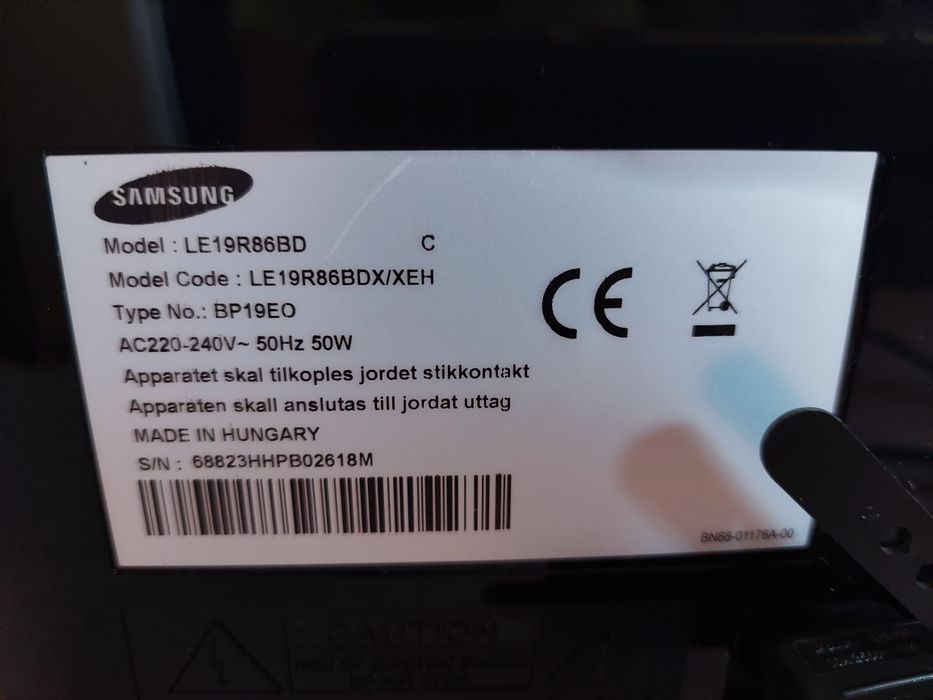 Монитор samsung model:LE19R86BD