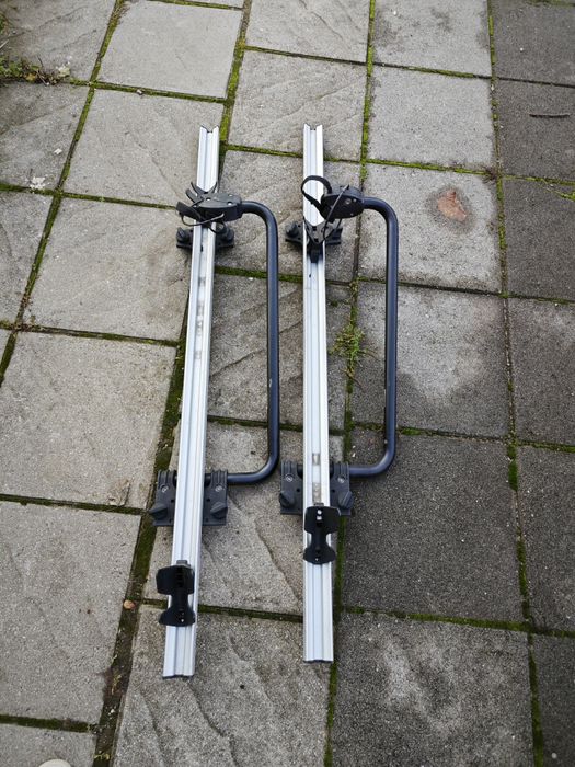 Две стойки за велосипеди Mercedes-Benz (Atera) със закл.чване