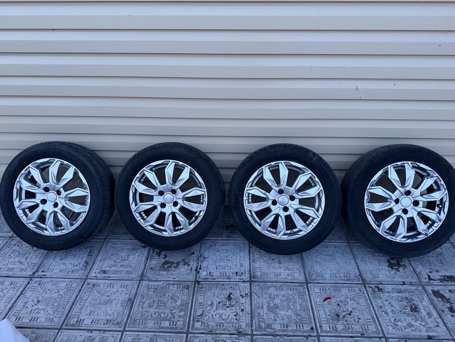 Продам на R 16 комплект