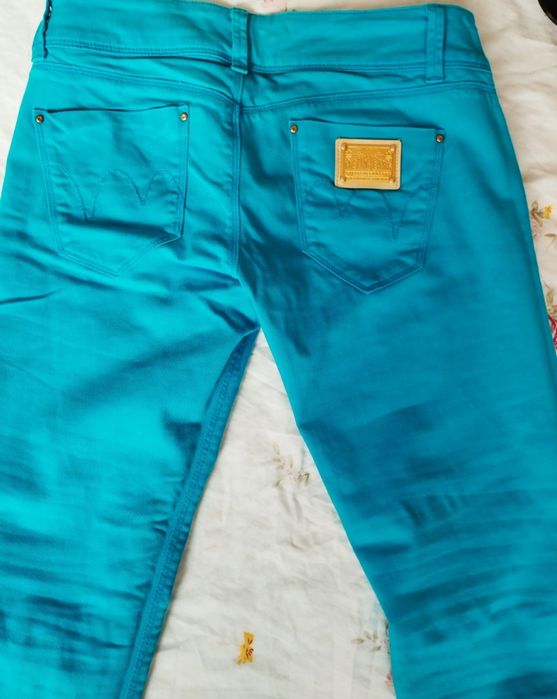 Vând blugi noi din Italia 3 perechi