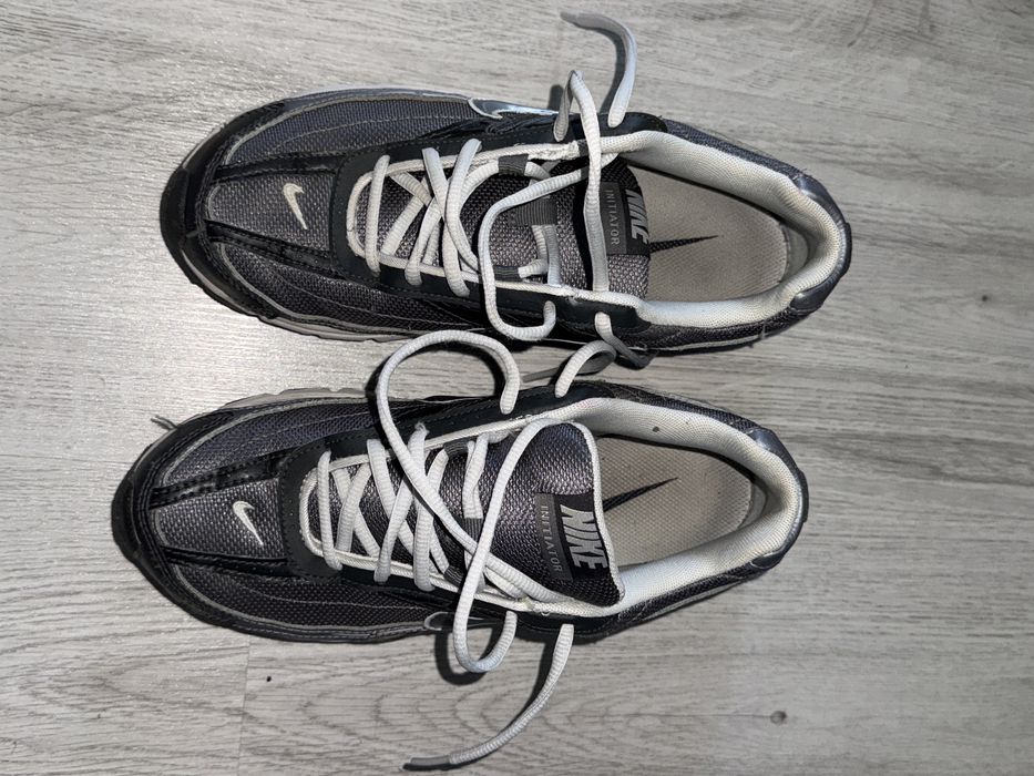 Adidasi nike