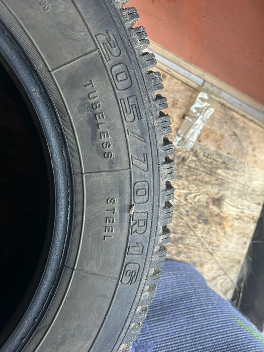 Продам шины на ниву