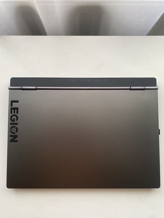 Lenovo Legion Y740 – i7 / RTX 2070 Max-Q 8G / 16GB RAM / 1TB SSD M.2