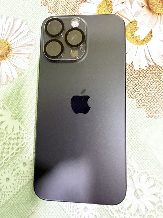 Продавам  айфон 15 про макс