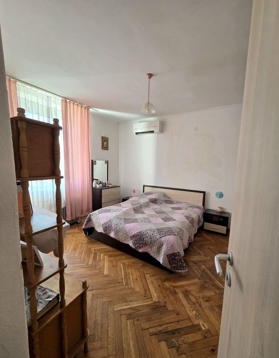 Продава се Тристаен апартамент в Кюстендил, Център - 90 кв.м за 1445 €/кв.м - Снимка #4