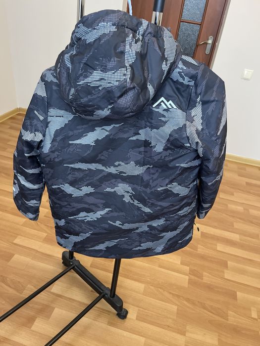 Продам зимнюю куртку для мальчика