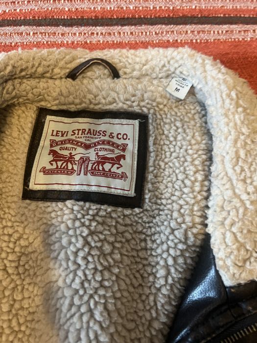 Оригинално кожено яке “Levi*s”