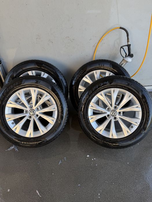 Jante  aluminiu 17” cu anvelope de iarna pirelli 215 65 17