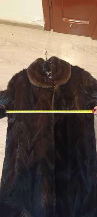 Haină lungă din vizon natural – lucrată manual, stare foarte bună