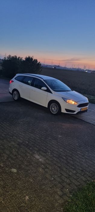 Vând ford focus 2015 Ecoboost.