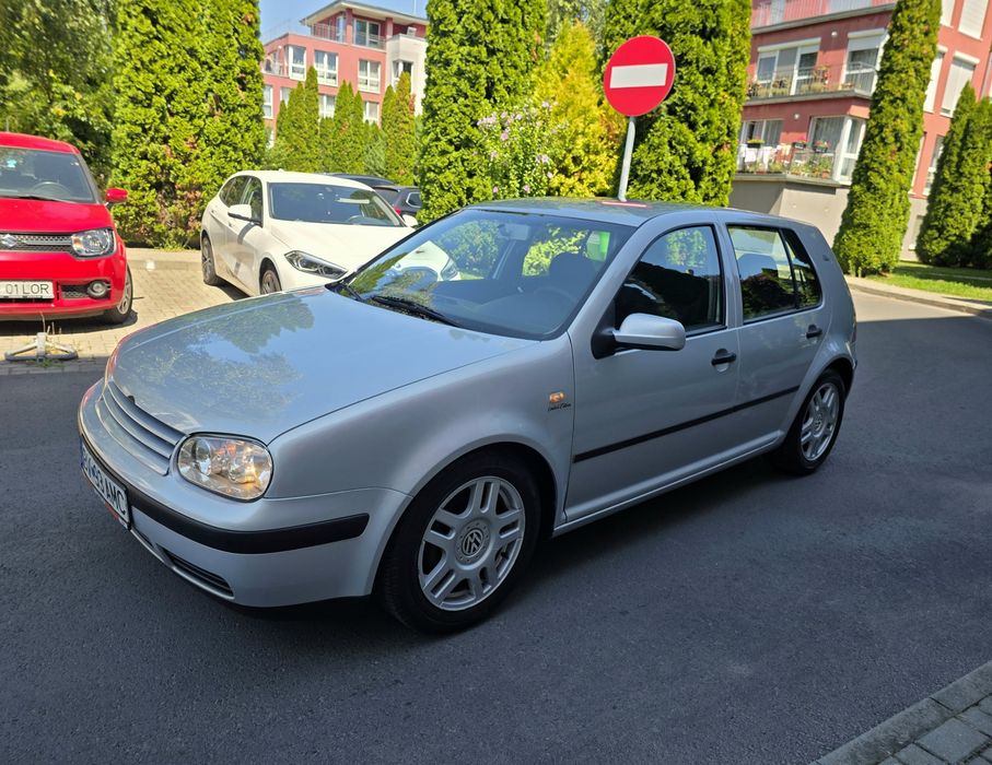 VOLKSWAGEN Golf 2000 — imagine 1