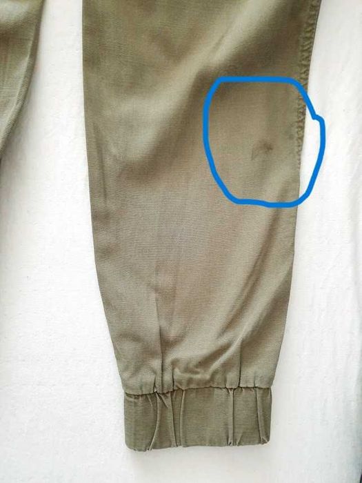 Pantaloni cargo Clockhouse,marimea 36,stare f buna(pata)