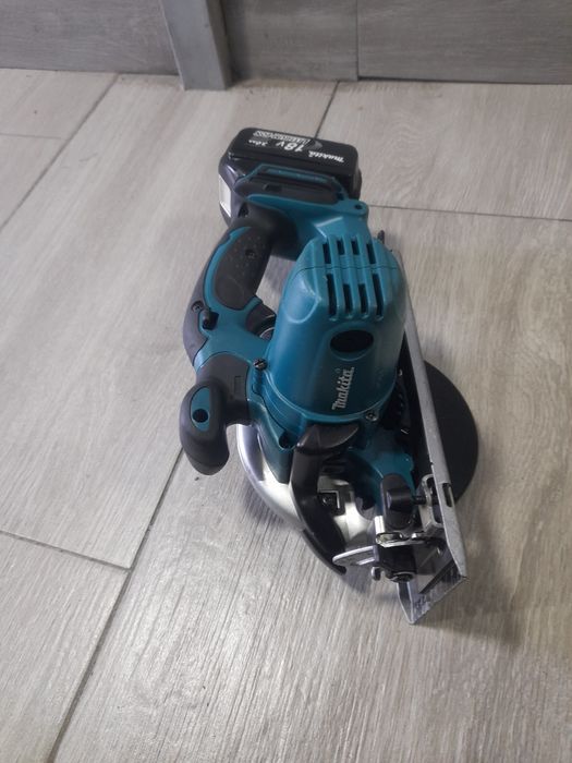 Fierăstrău Makita DSS 501 -18 v Bruschless