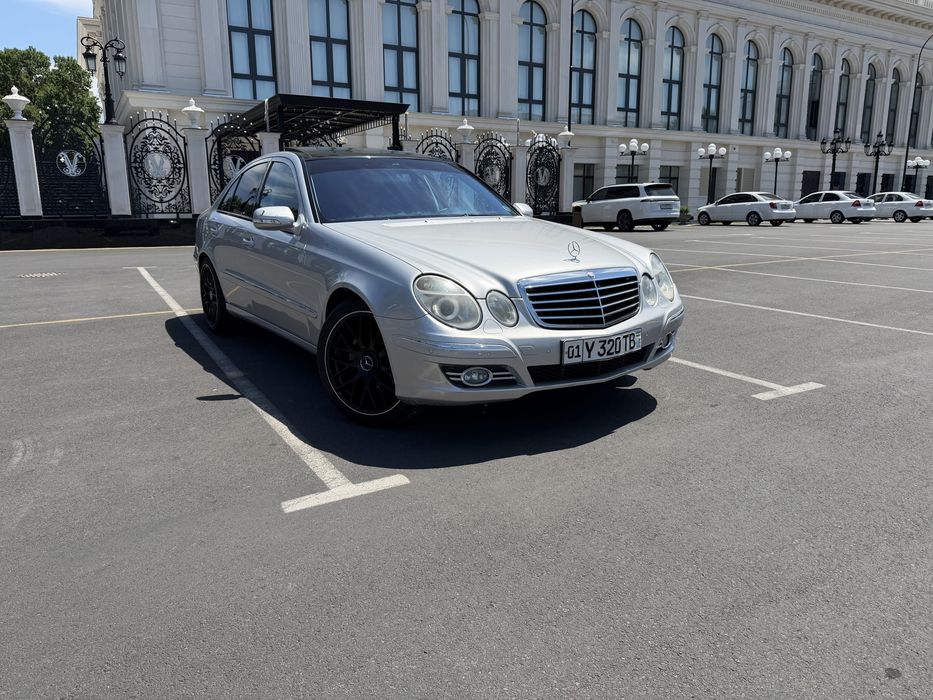 Mercedes-Benz E320 W211