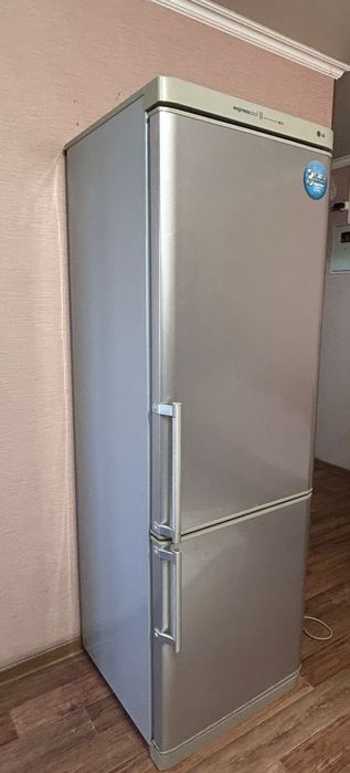 Холодильник LG expresscool