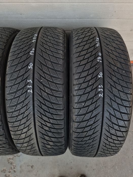 Зимни гуми 4 броя MICHELIN PilotAlpin 5Suv 235 50 R19