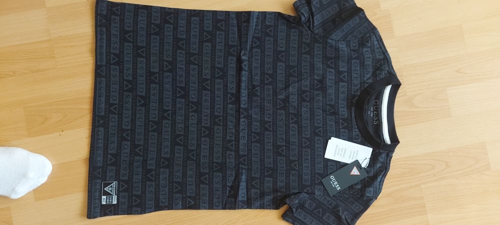 Vand Tricou Guess si Trenning Champion pentru Juniori !!!