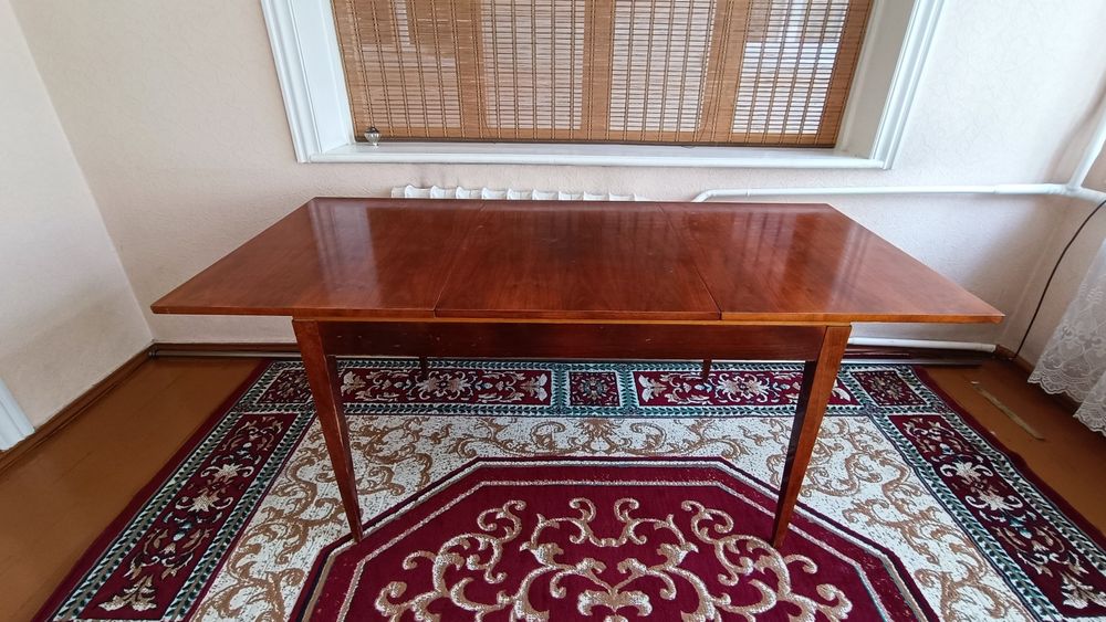 Стол полированный