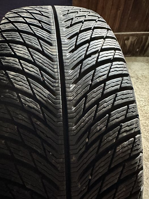 Set anvelope iarna 235/55/18 Michelin