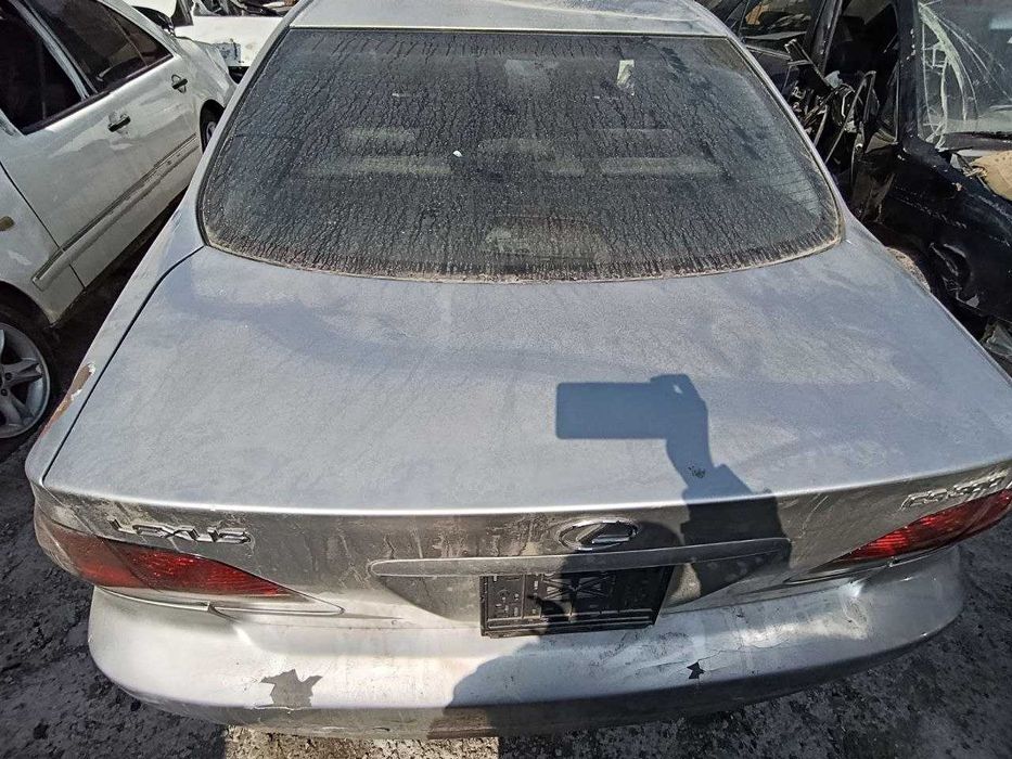 Крышка багажника(дверь) для Lexus ES300-330