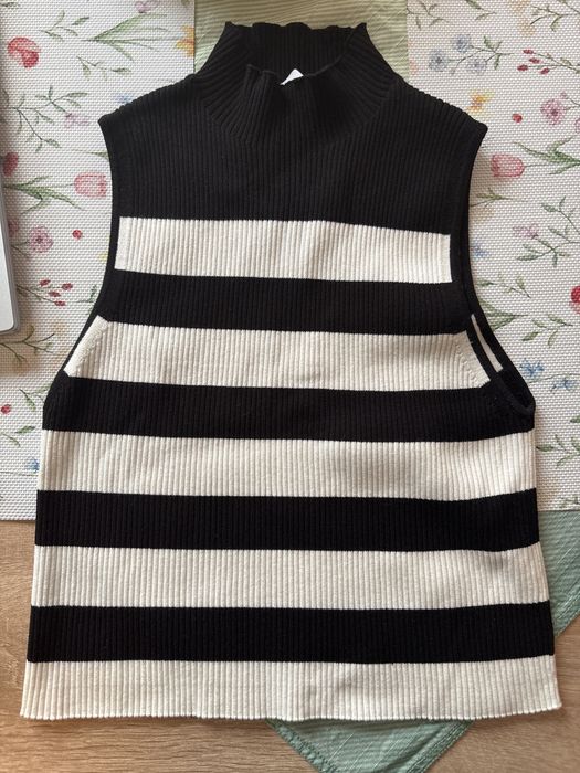 Потник с поло яка,Bershka