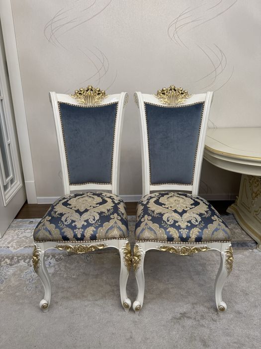 10 talik yaxshi saqlangan stol va stul