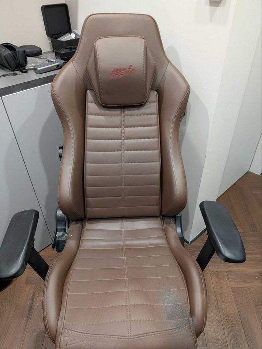 Кресло игровое DXRacer Master