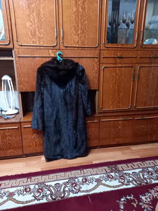 Продам шубу женскую