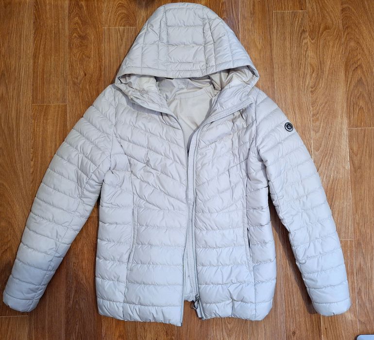 Продам куртки женские 48 размер