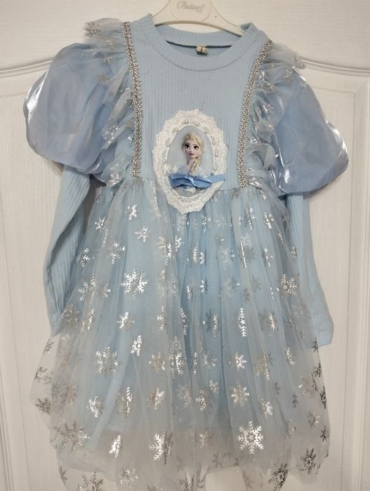 Продается детские платьЯ