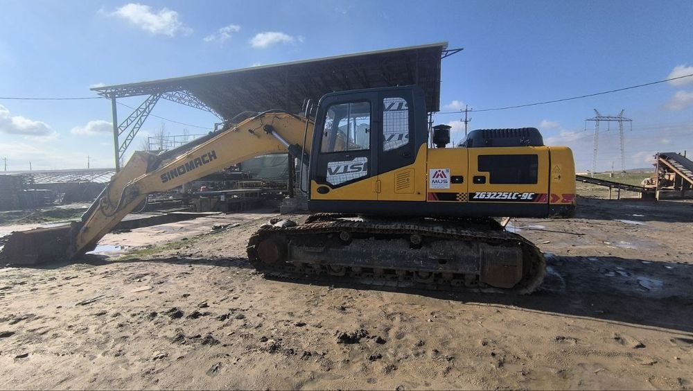 Ekskavator 2024 yil sotiladi