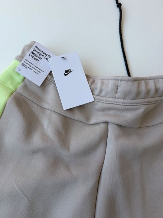 Nike tech fleece 2026 green