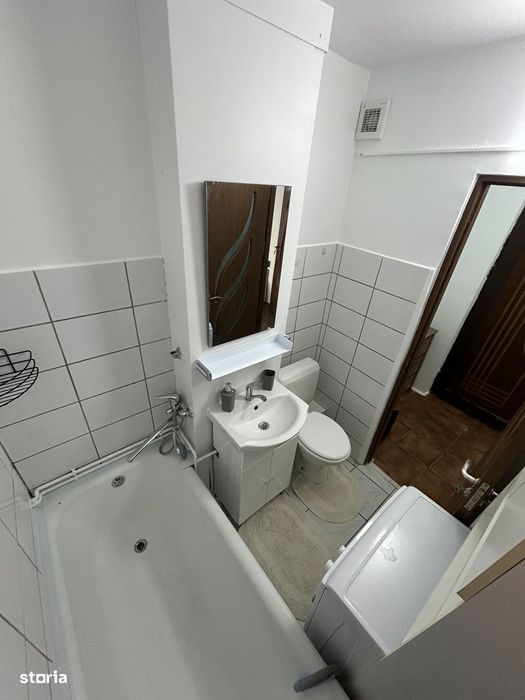 Închiriez garsonieră Tractorul Brasov